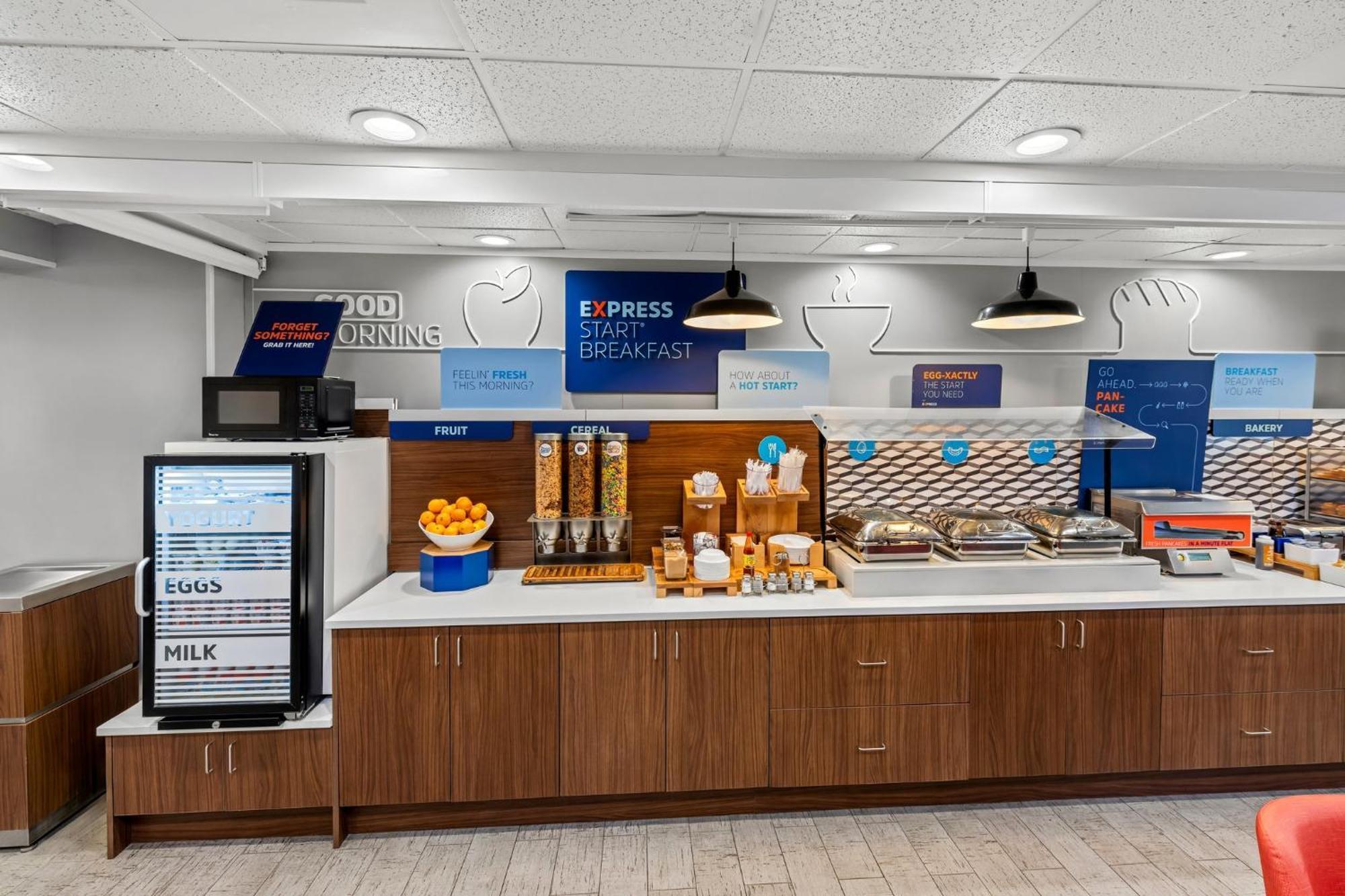 Holiday Inn Express Saint Simons Island By Ihg St. Simons Island Exterior photo
