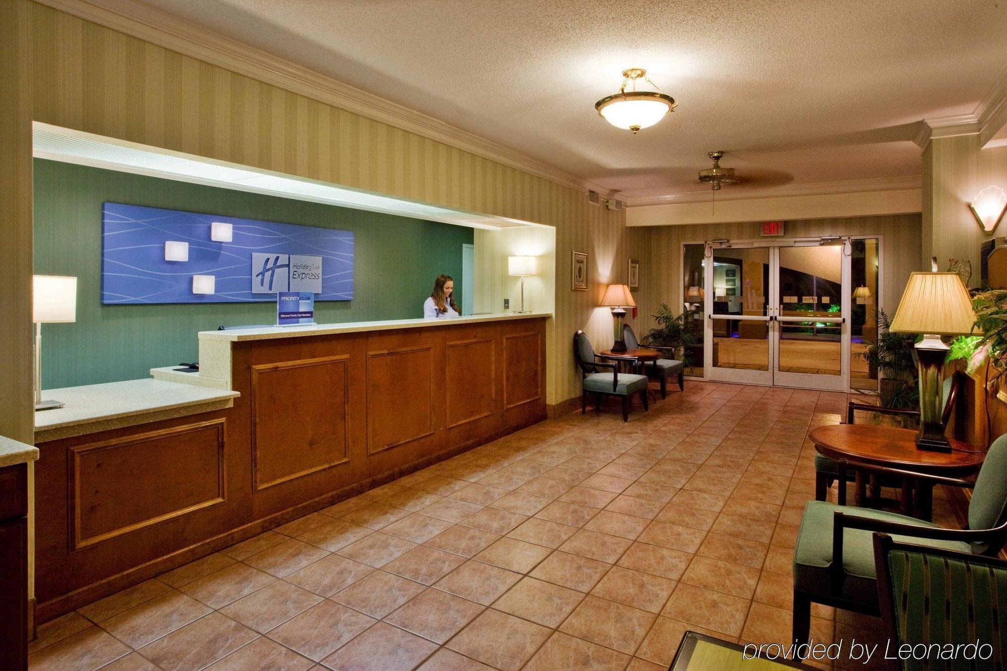 Holiday Inn Express Saint Simons Island By Ihg St. Simons Island Interior photo
