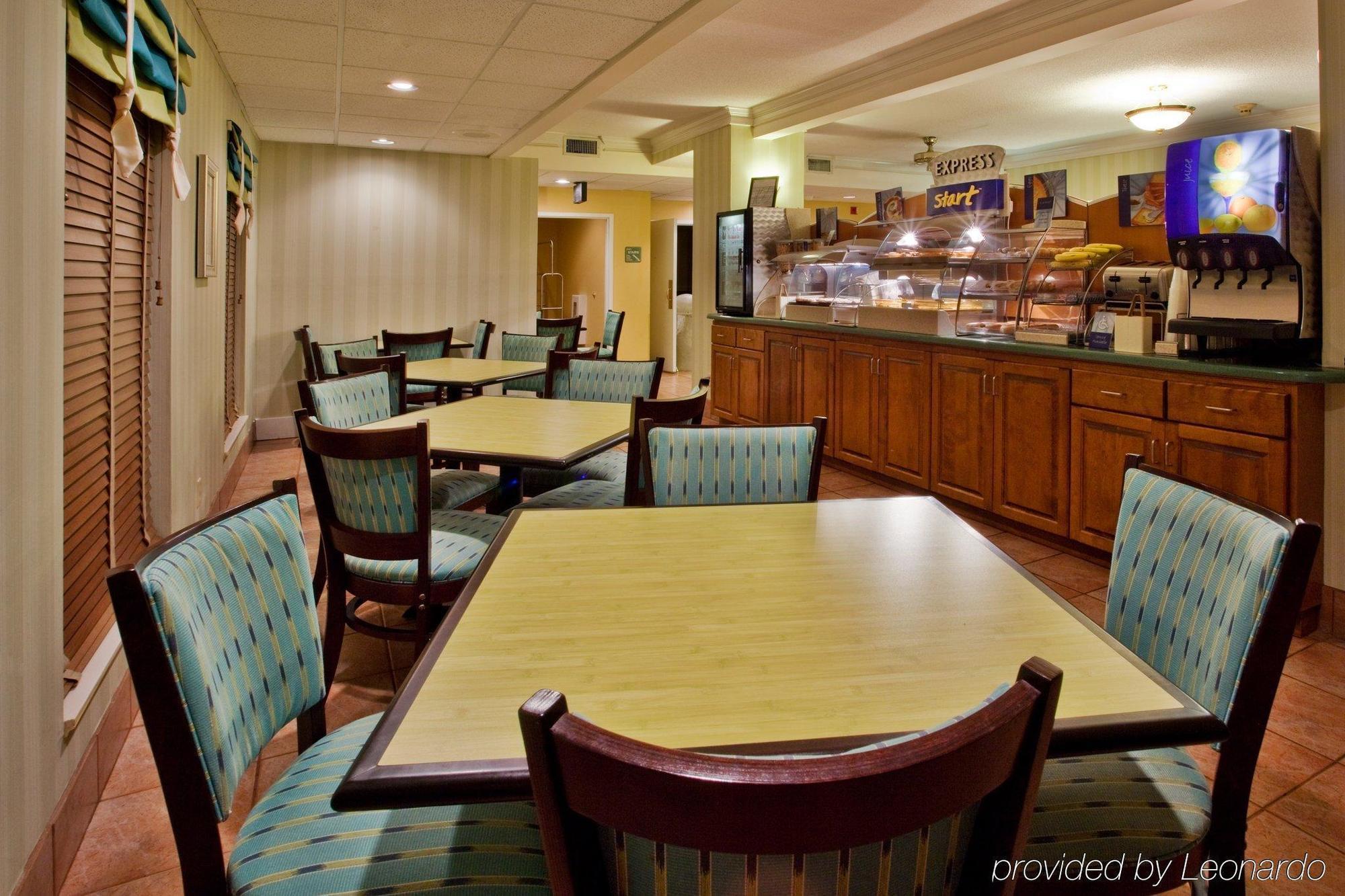 Holiday Inn Express Saint Simons Island By Ihg St. Simons Island Restaurant photo