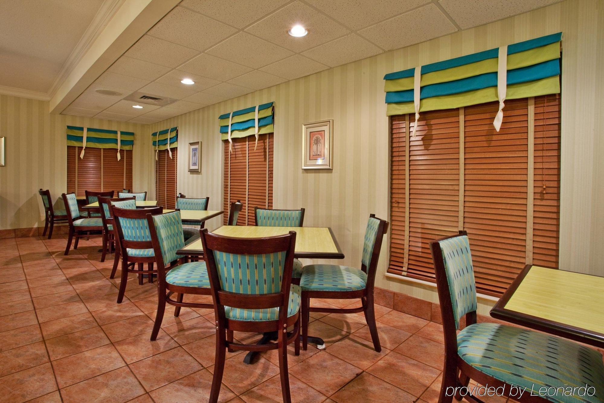 Holiday Inn Express Saint Simons Island By Ihg St. Simons Island Restaurant photo