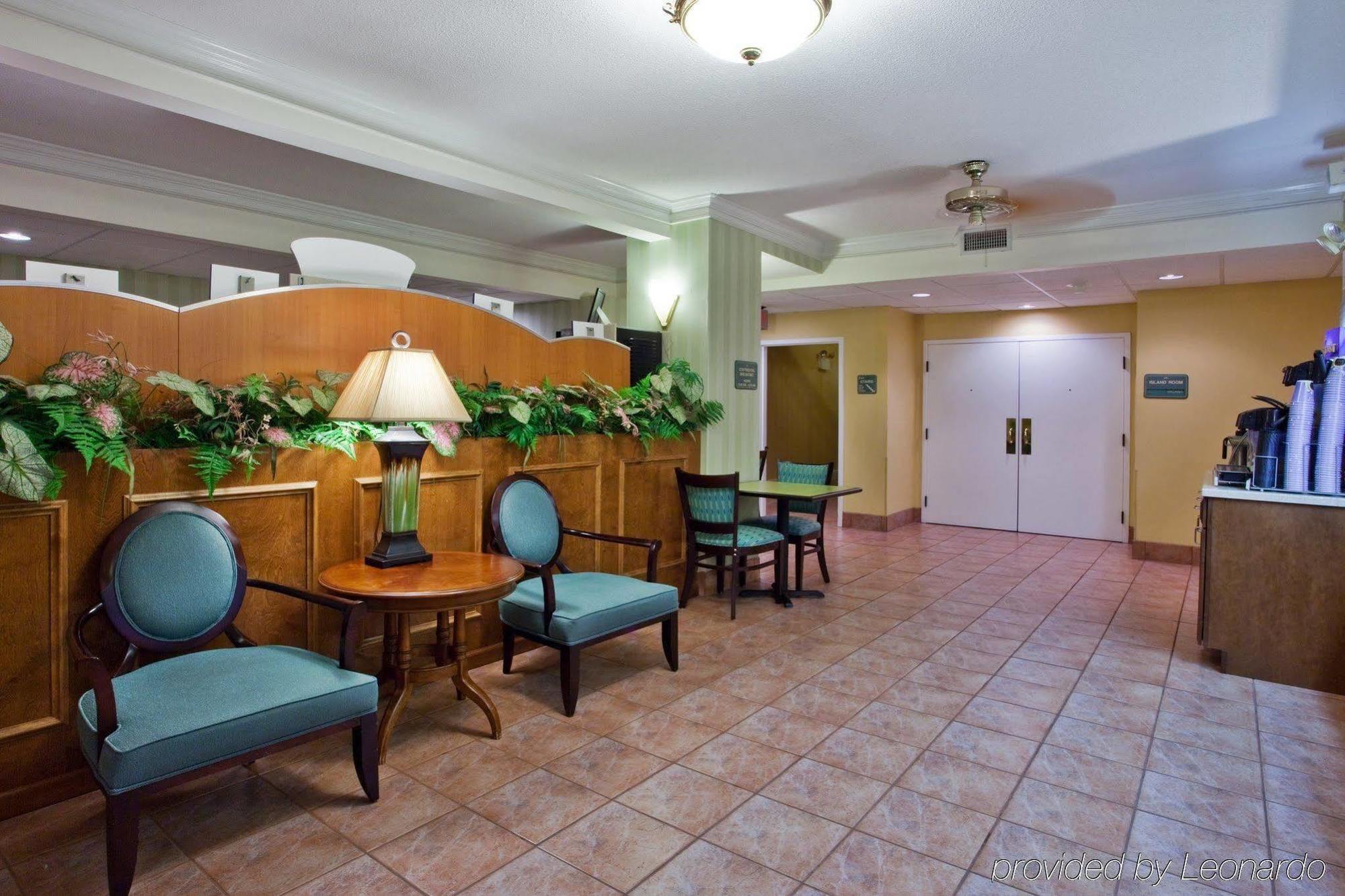 Holiday Inn Express Saint Simons Island By Ihg St. Simons Island Interior photo
